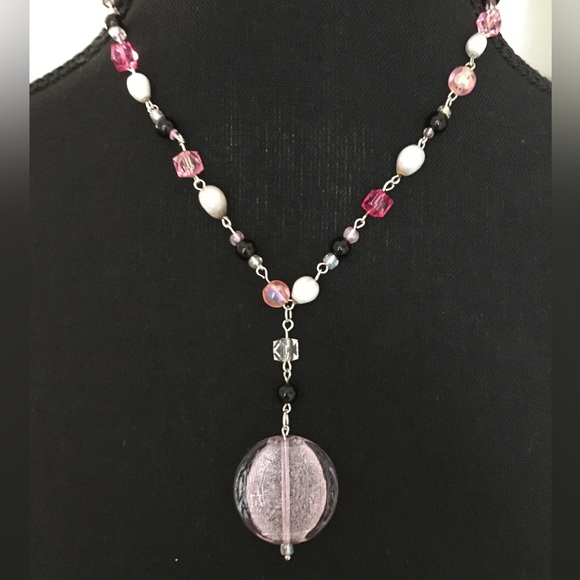 Black Pink White Necklace Pendant - Picture 4 of 6